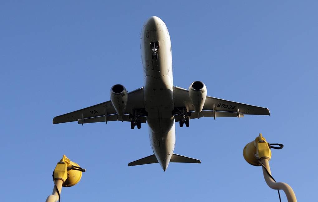 Rrëzohet avioni pranë Moskës, humbin jetën tre pilotë
