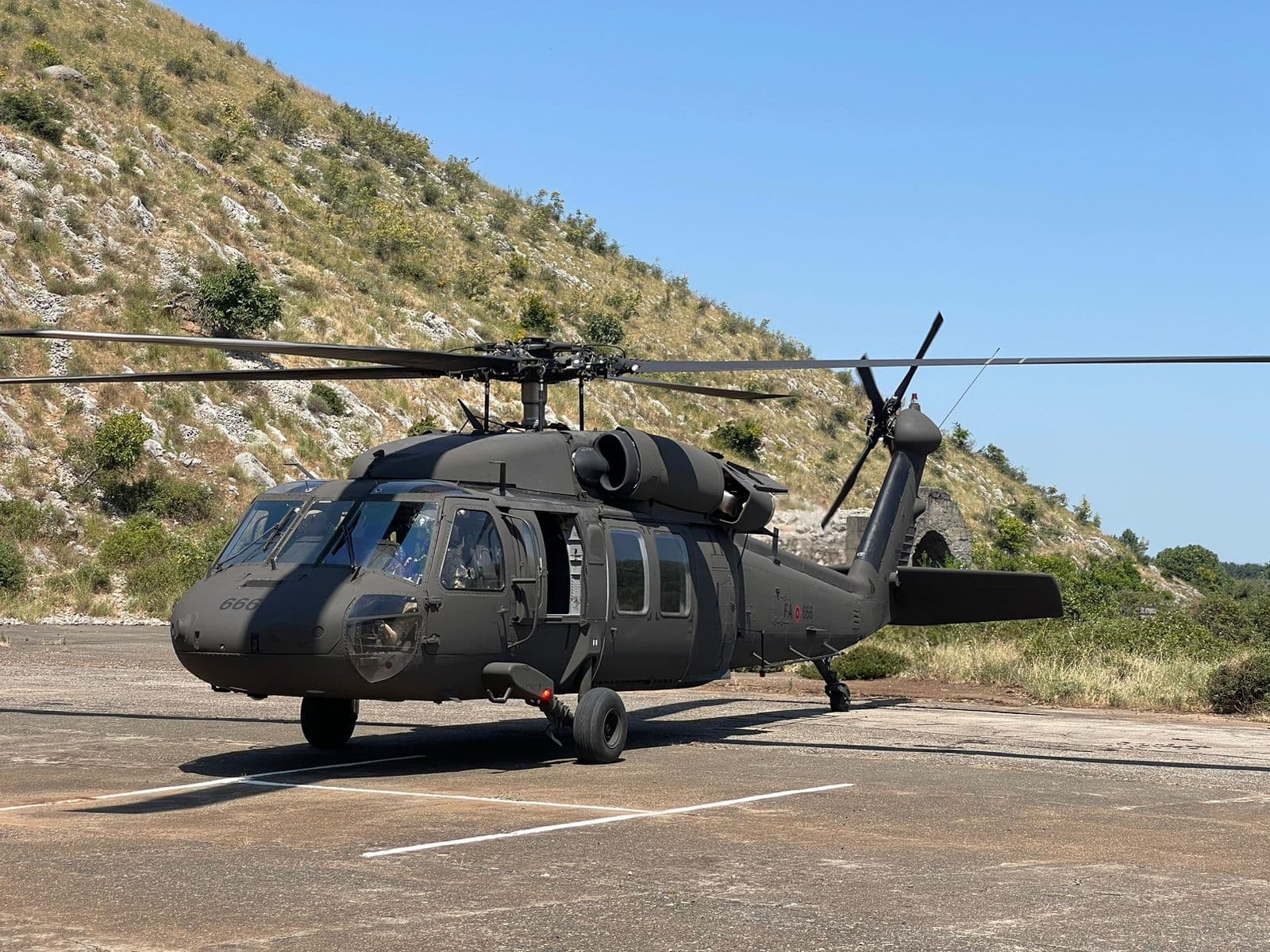50 vjet nga krijimi, baza e Gjadrit rikthehet në funksion për fluturimin e helikopterëve Black Hawk