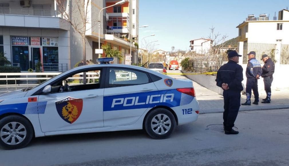 Vlorë/ Plagosi me gomone pushuesin në molin e ‘Shën Janit’, arrestohet 42-vjeçari
