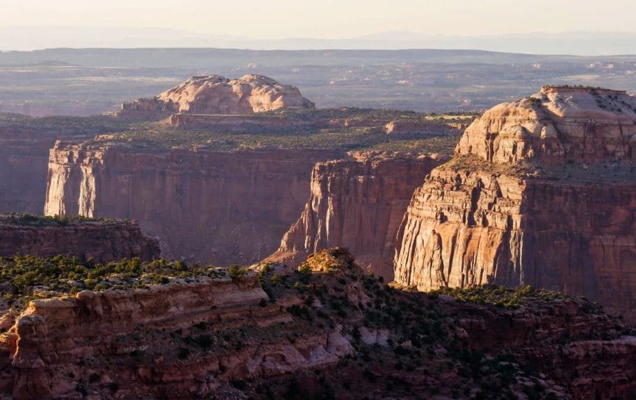 Pa ujë në temperatura mbi 38 gradë, gjenden të vdekur dy alpinistë në Utah