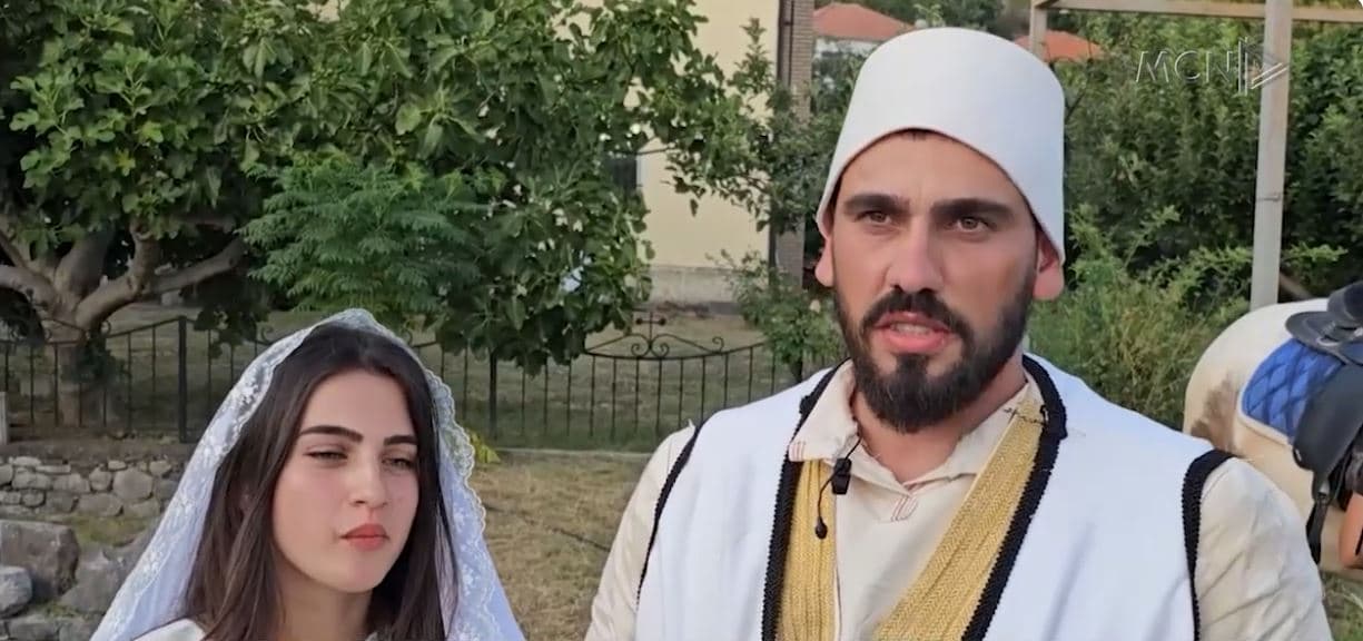 Dasmë arbërore në kishën e “Shën Mërisë”. Vau i Dejës, inskenohet martesa e Skënderbeut me Donikën