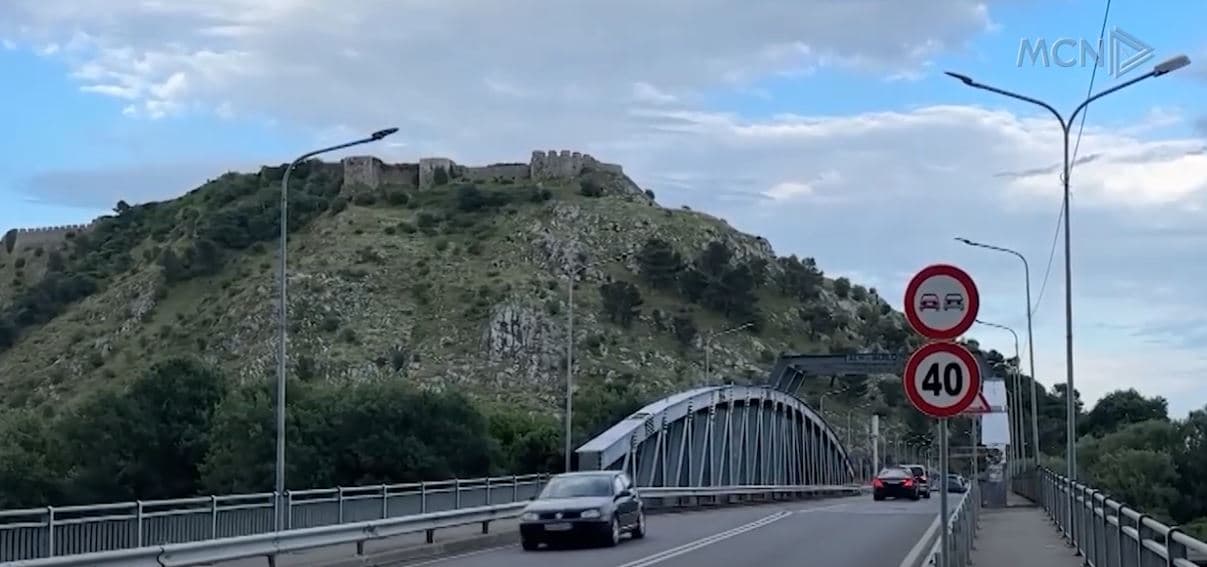 E bija do të mbytej bashkë me 4 fëmijët. Rrëfehet nëna: Burri i ka dhunuar, shteti ta ndihmojë