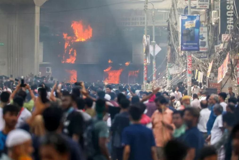Përleshje të dhunshme në Bangladesh, dhjetëra të vrarë dhe mbi 700 të plagosur