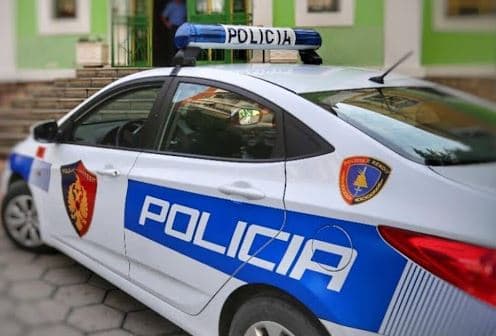 Fier, i riu plagos me thikë 70-vjeçaren