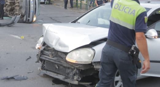 Përplasen dy makina në Shkodër, dy të plagosur 