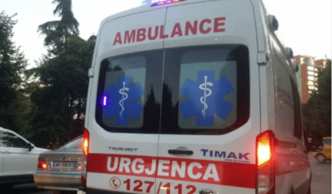 Kamëz/ Bie aksidentalisht nga kati i dytë, i mituri ndërron jetë në spital