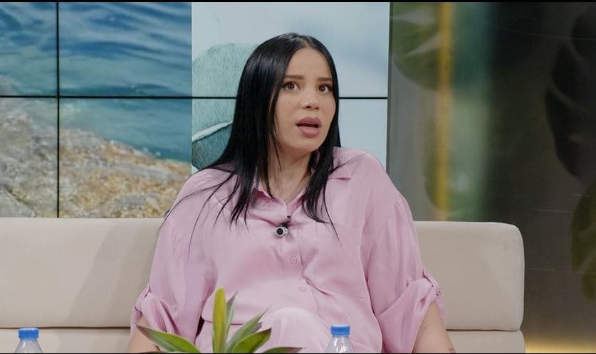 Shtatzënë pas 10 vitesh, moderatorja Çenkuela Hasa rrëfen pse priti kaq gjatë: Djali më kërkonte motër