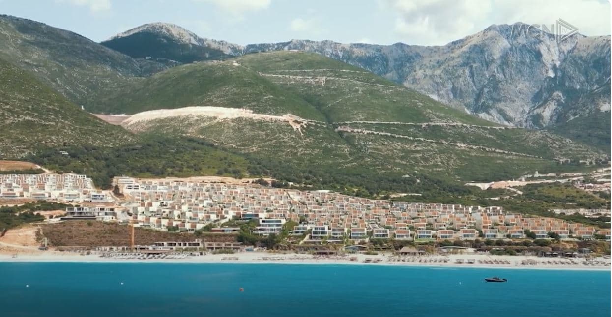 “Samir Mane po na merr ujin!”. Protestë në Dukat, banorët përplasen me rojet e ‘’Gjikurisë’’