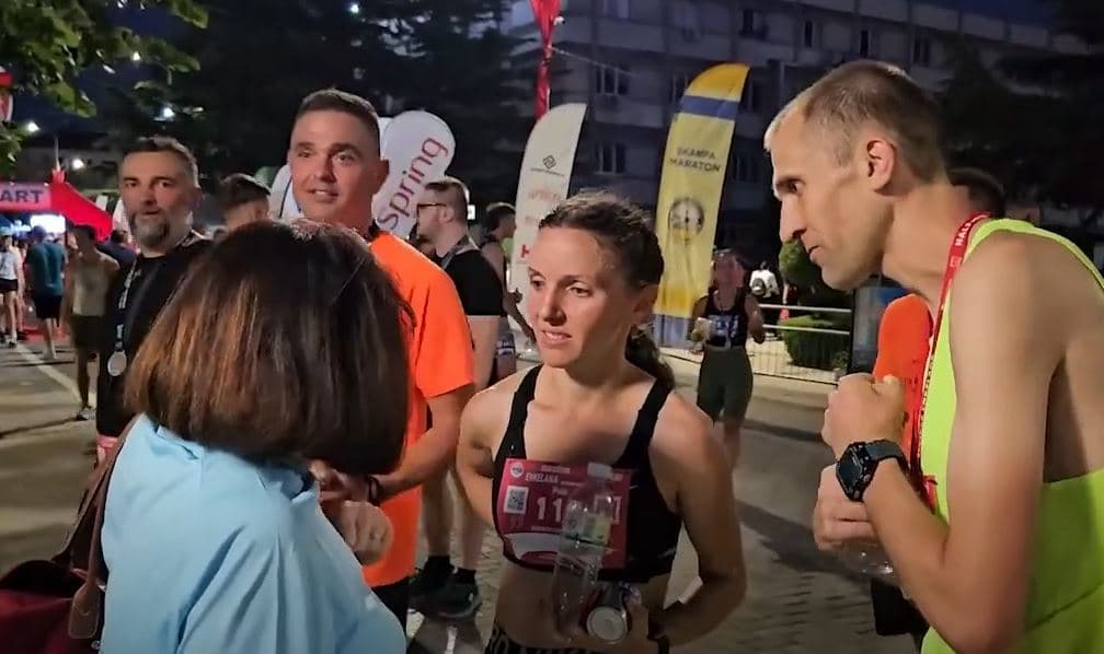 Ukrainasit ‘dominojnë’ maratonën e Pogradecit/ Çifti i bashkëshortëve fitojnë garën 21 kilometra të gjatë (VIDEO)