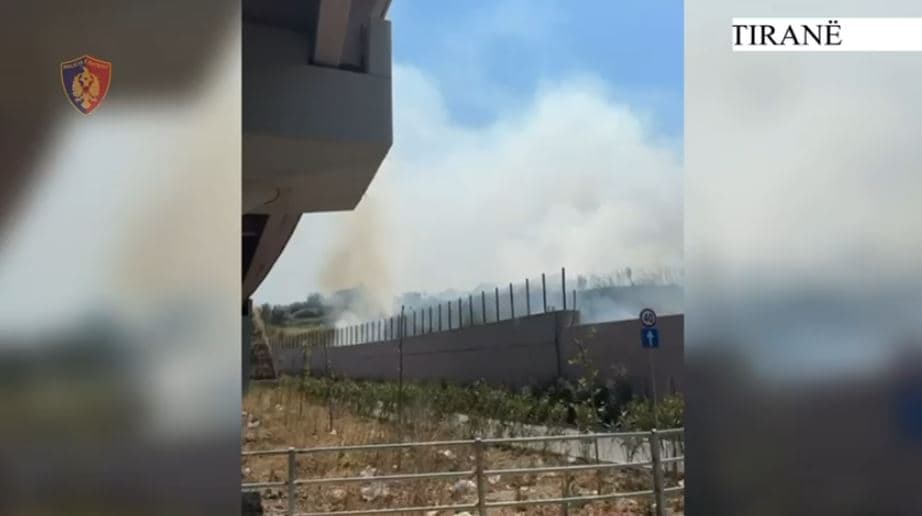 Zjarri del nga kontrolli dhe rrezikon banesat në periferi të Tiranës, arrestohet një person