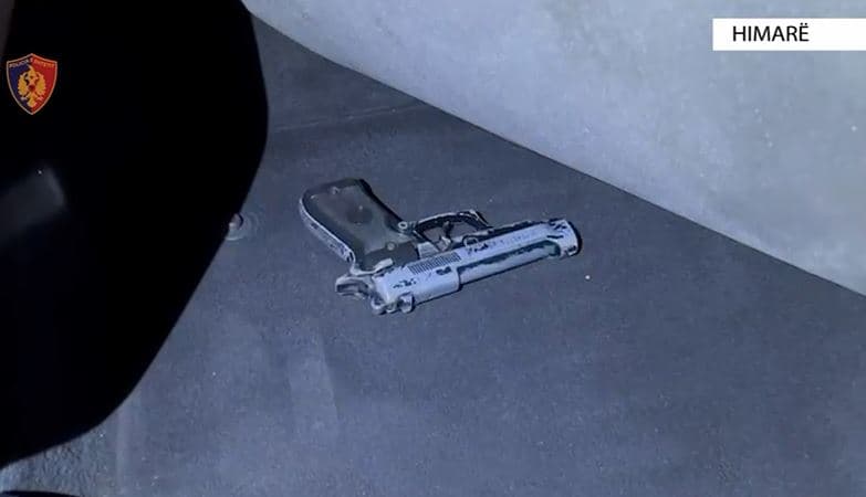 Theu masën e sigurisë, qarkullonte i armatosur në automjet/ Në pranga 24-vjeçari