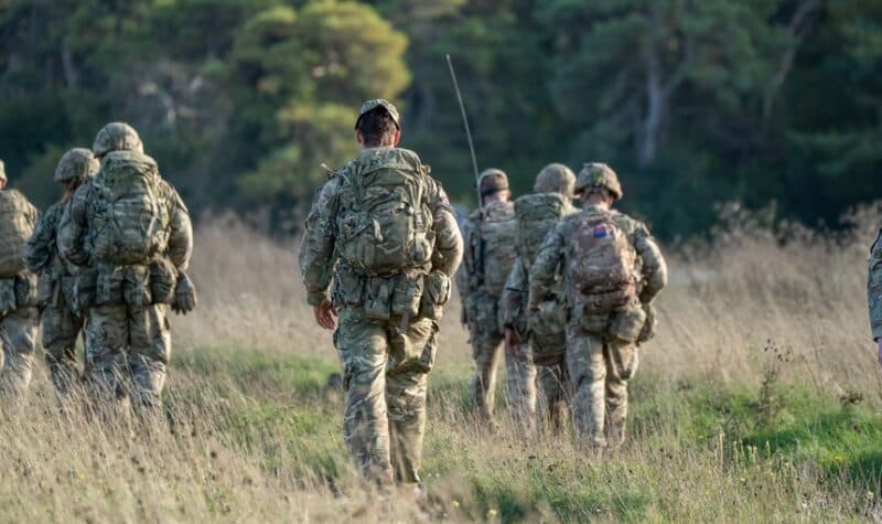 Tensionet në Lindjen e Mesme, Britania u kërkon qytetarëve të largohen nga Libani
