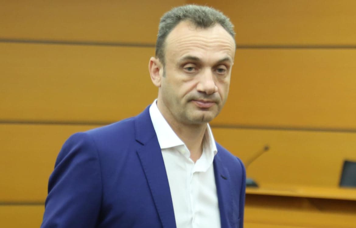 GJKKO lë në burg ish- kryeprokurorin e Vlorës, Aurel Zarka