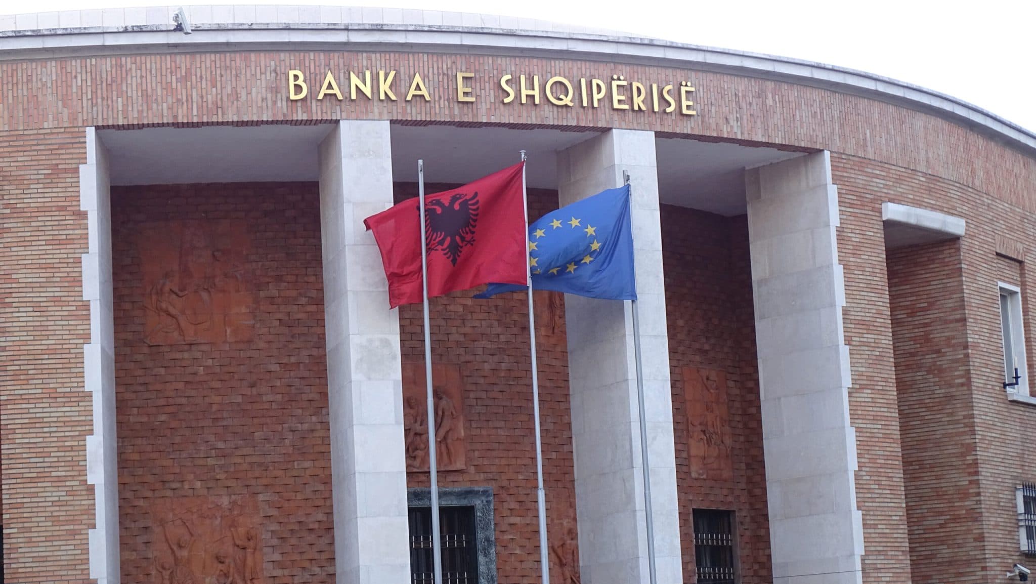 Letra e presidentit për mikrokreditë/ Banka e Shqipërisë: Në asnjë rast nuk kemi lejuar paligjshmëri