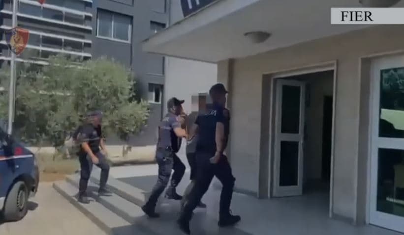 Në kërkim për shitje droge, arrestohen dy persona në Fier