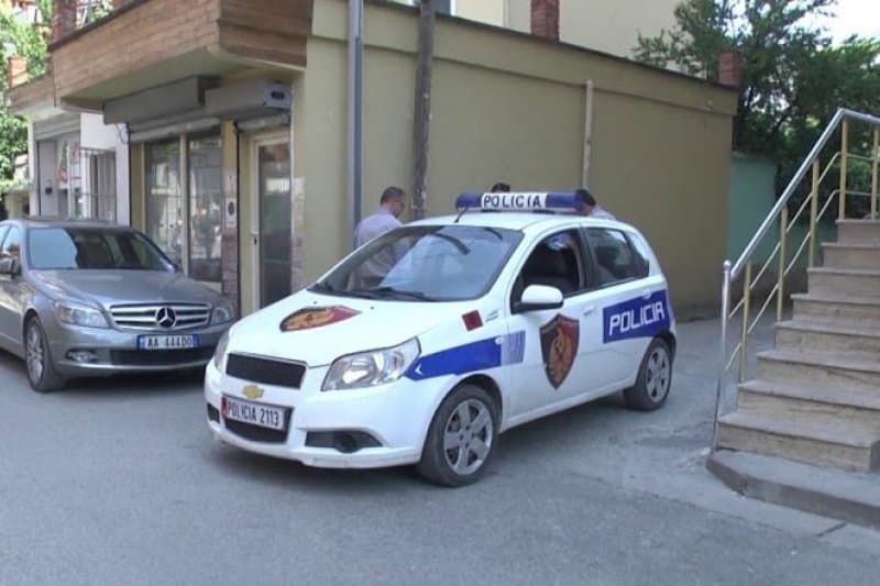 Aksident në Gjirokastër, këmbësori përfundon në spital