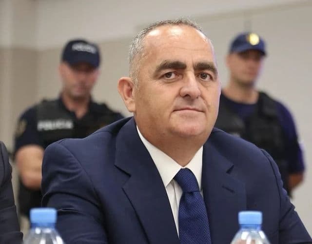 Zgjedhjet/ Fredi Beleri reagon nga burgu: Zemra ime sot është në Himarë