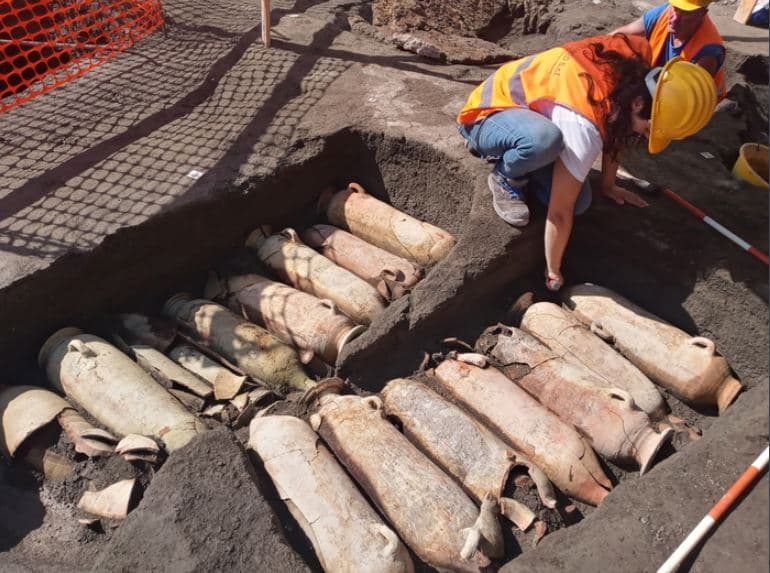 Një nekropol i Pompeit del në dritë gjatë punimeve për hekurudhën e re në Napoli 