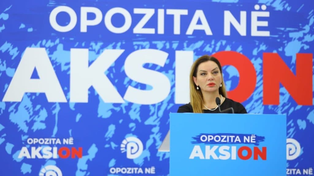 Vokshi: Spitali i Fierit prej 4 muajsh nuk u siguron ushqim pacientëve, 6.6 ton mbetje spitalore brenda ambienteve