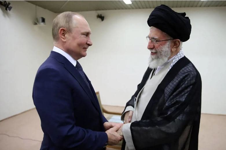Armët ruse në Iran, si Moska luan lojën e saj të dyfishtë