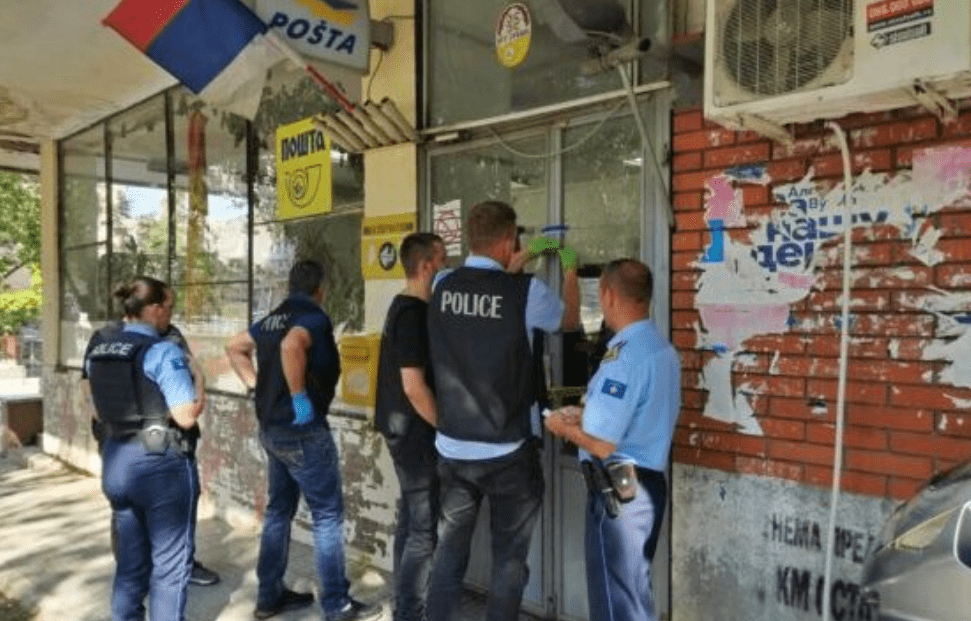 Mbyllja e postave në veri/ Ambasada e SHBA: Të zhgënjyer nga veprimet e njëanshme dhe të pakoordinuara të qeverisë së Kosovës
