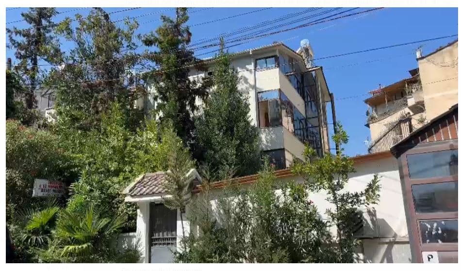 Krim në azilin e të moshuarve në Tiranë, 82-vjeçari vret shokun e dhomës