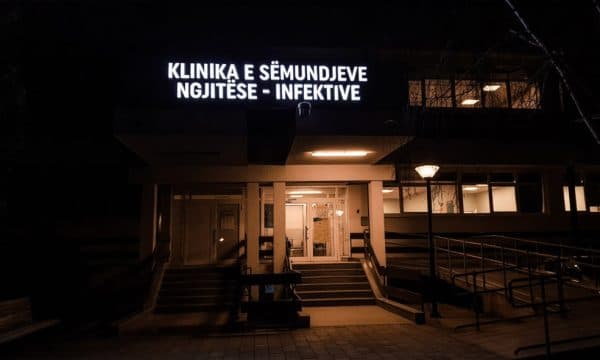 Shtatë pacientë shtrohen me Covid në Klinikën Infektive në Kosovë