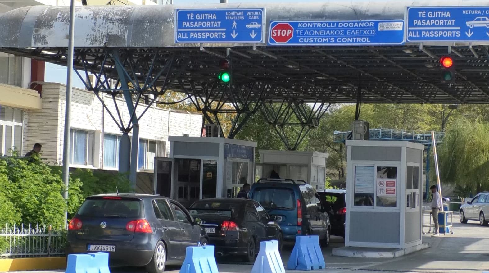Kthimi i emigrantëve, fluks hyrje-daljesh në Kakavijë 