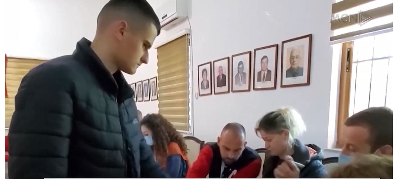 Hyn në fuqi Kodi i ri Zgjedhor. Të “vegjlit” bëhen bashkë për ta çuar në Kushtetuese