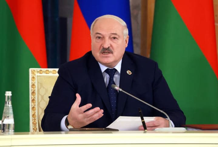 Lukashenko: Ukraina dhe Rusia të negociojnë, vetëm Perëndimi ka nevojë për luftën 