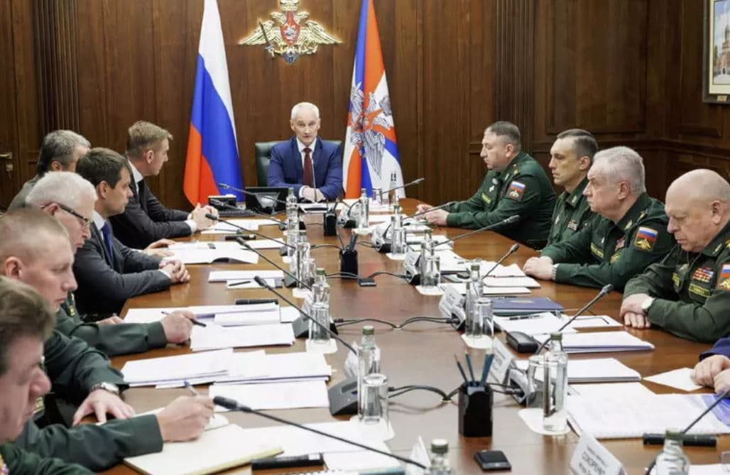 Këshilltari i Putinit: NATO ndihmoi Kievin të sulmonte Kursk