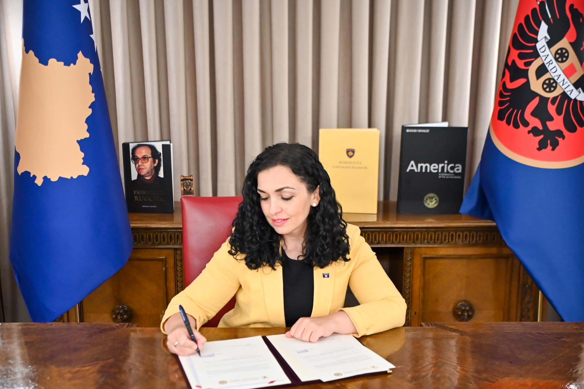 Kosovë/ Zgjedhjet mbahen më 9 shkurt, Osmani dekreton datën