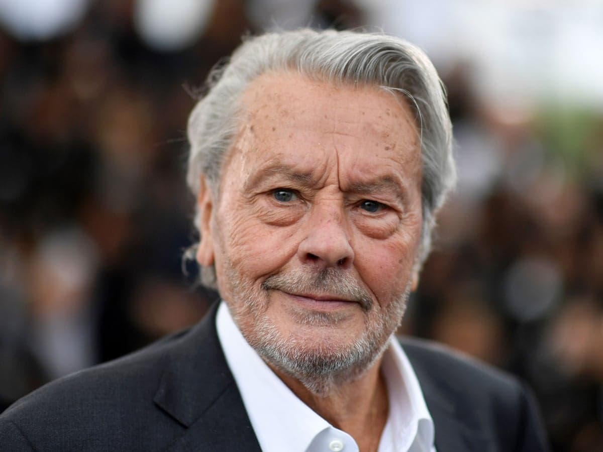Ndërron jetë Alain Delon