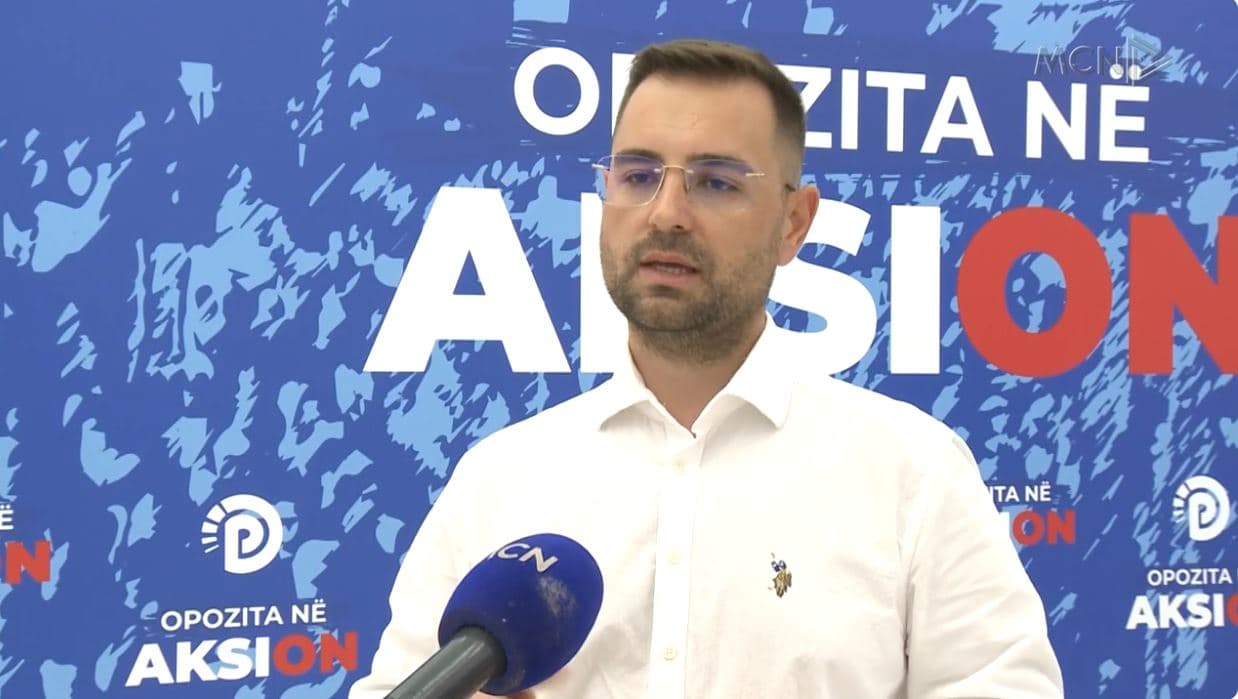 Dy standarde me kartat në Himarë. Nuri: Disa janë lejuar të votojnë me ID të skaduar disa jo