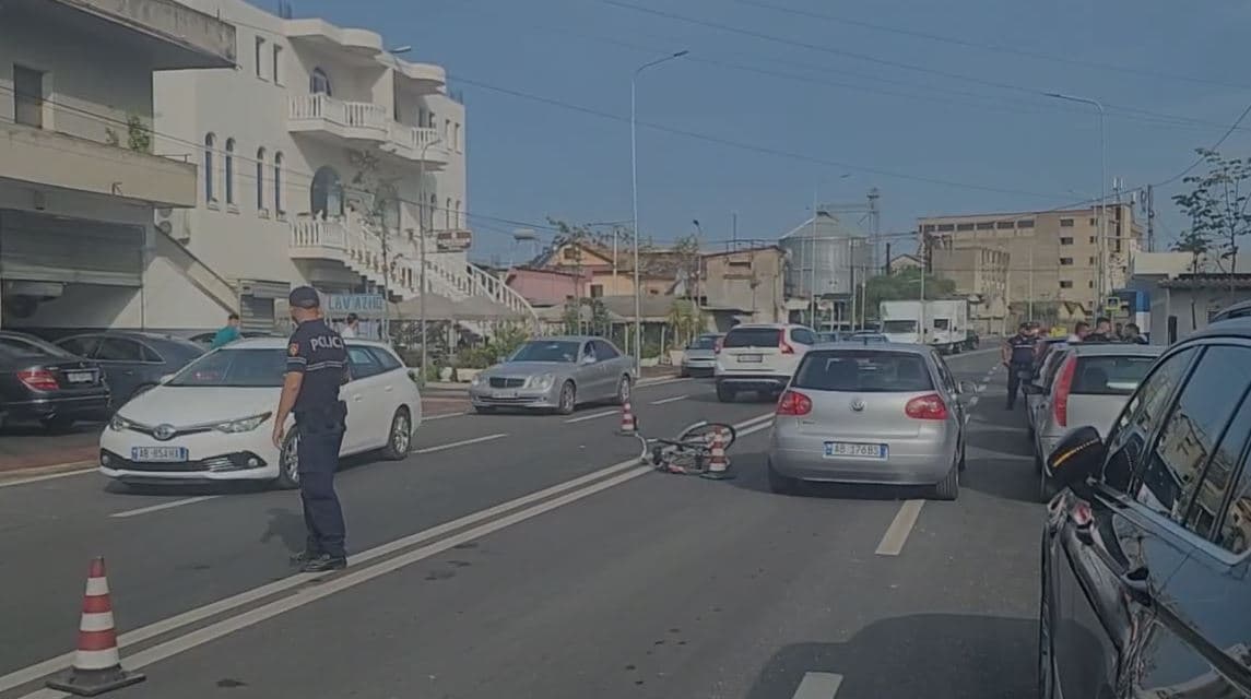Aksident në Lushnjë, një person përfundon në spital