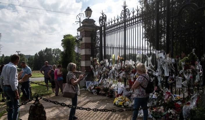 Ora, privatësia... çfarë dimë për funeralin e aktorit Alain Delon