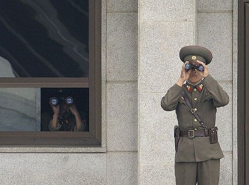 Ushtari i Koresë së Veriut arrin të kalojë kufirin dhe arratiset në Jug
