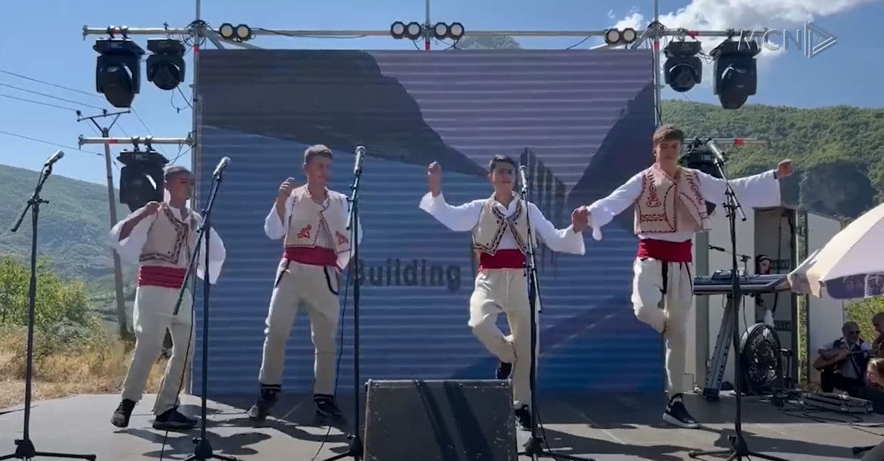 “Mokra n’fest” për të pestin vit/ Aktiviteti prezanton vallet, këngët dhe gatimet e zonës (VIDEO)