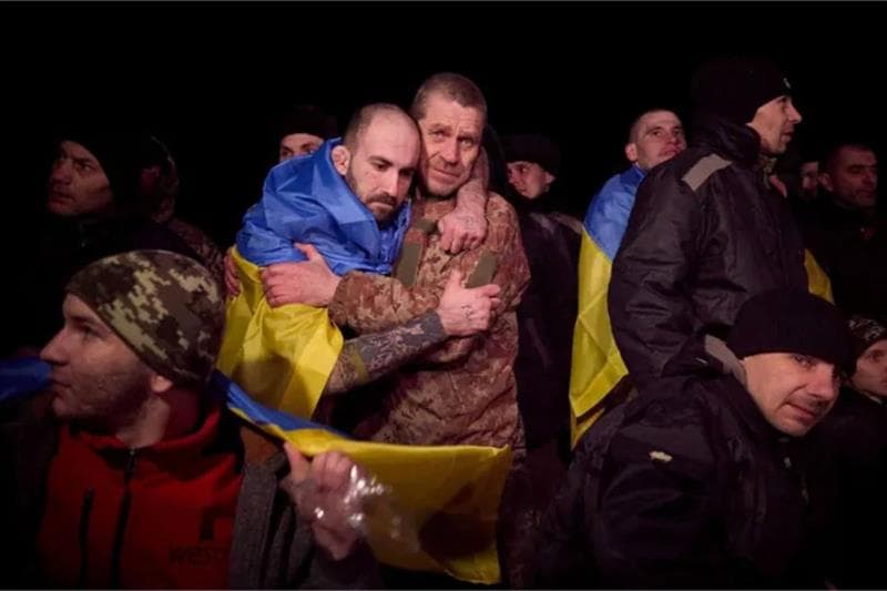 Ukraina dhe Rusia shkëmbejnë 230 të burgosur