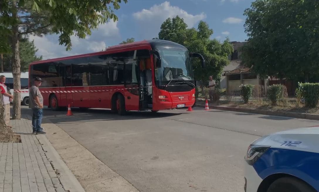 Autobusi përplas 53-vjeçaren në Korçë