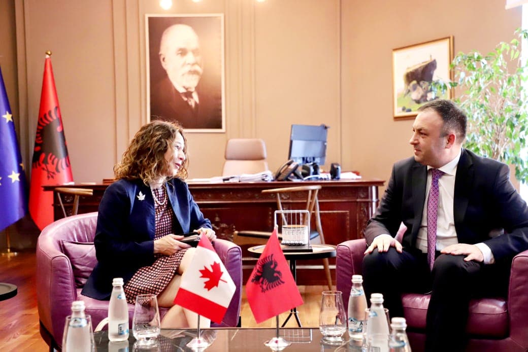 Hoxha pret ambasadoren kanadeze: Luftë krimit të organizuar dhe pastrimit të parave 