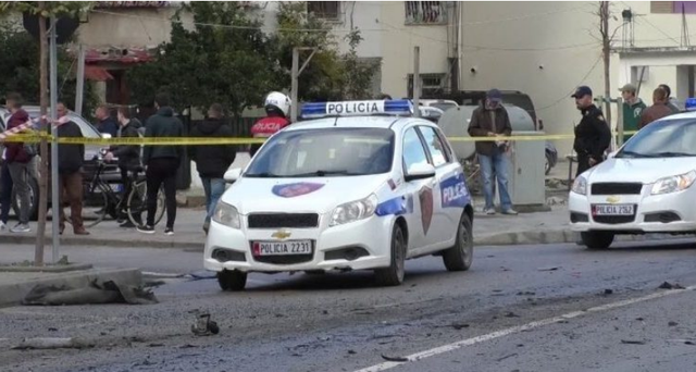 Shpërthim me eksploziv në Shkodër, hidhet në erë dera e një agjencie funerali
