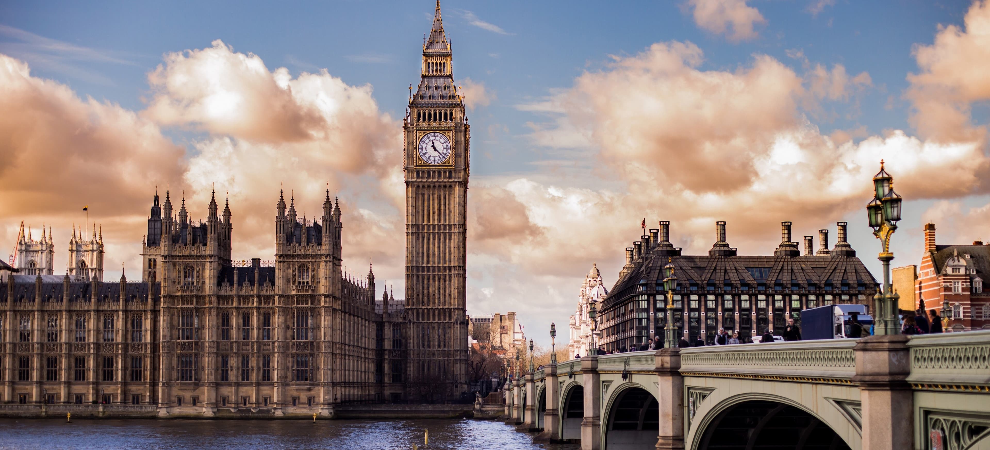 Londra mendon të prezantojë javën e punës katër ditore