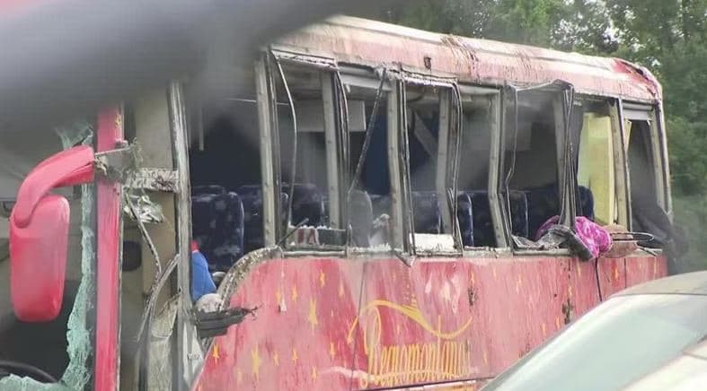 Përmbyset autobusi në SHBA, 7 të vdekur dhe 37 të plagosur