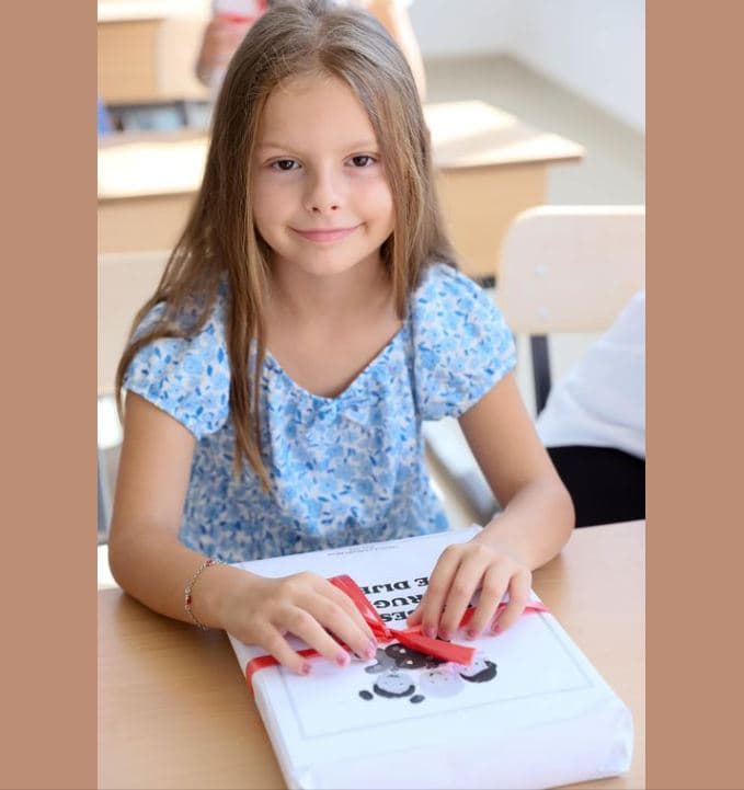Përgatitjet për vitin e ri shkollor/ Rihapen regjistrimet për fëmijët e klasës së 1 dhe të 10-të