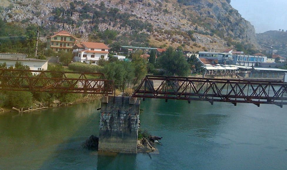Shkodër, mbytet në lumin Buna një 18-vjeçar