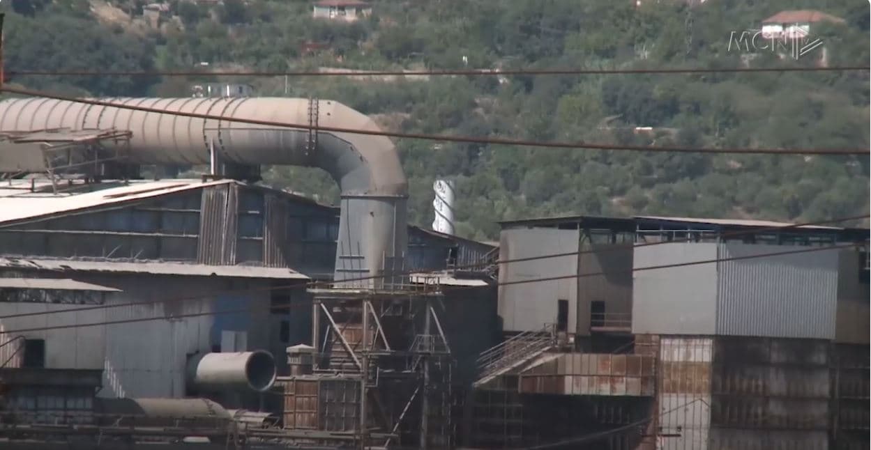 “Mbetjet cenuan sigurinë kombëtare”. PD, akuza maxhorancës. Kurum do paguajë punonjësit e pezulluar