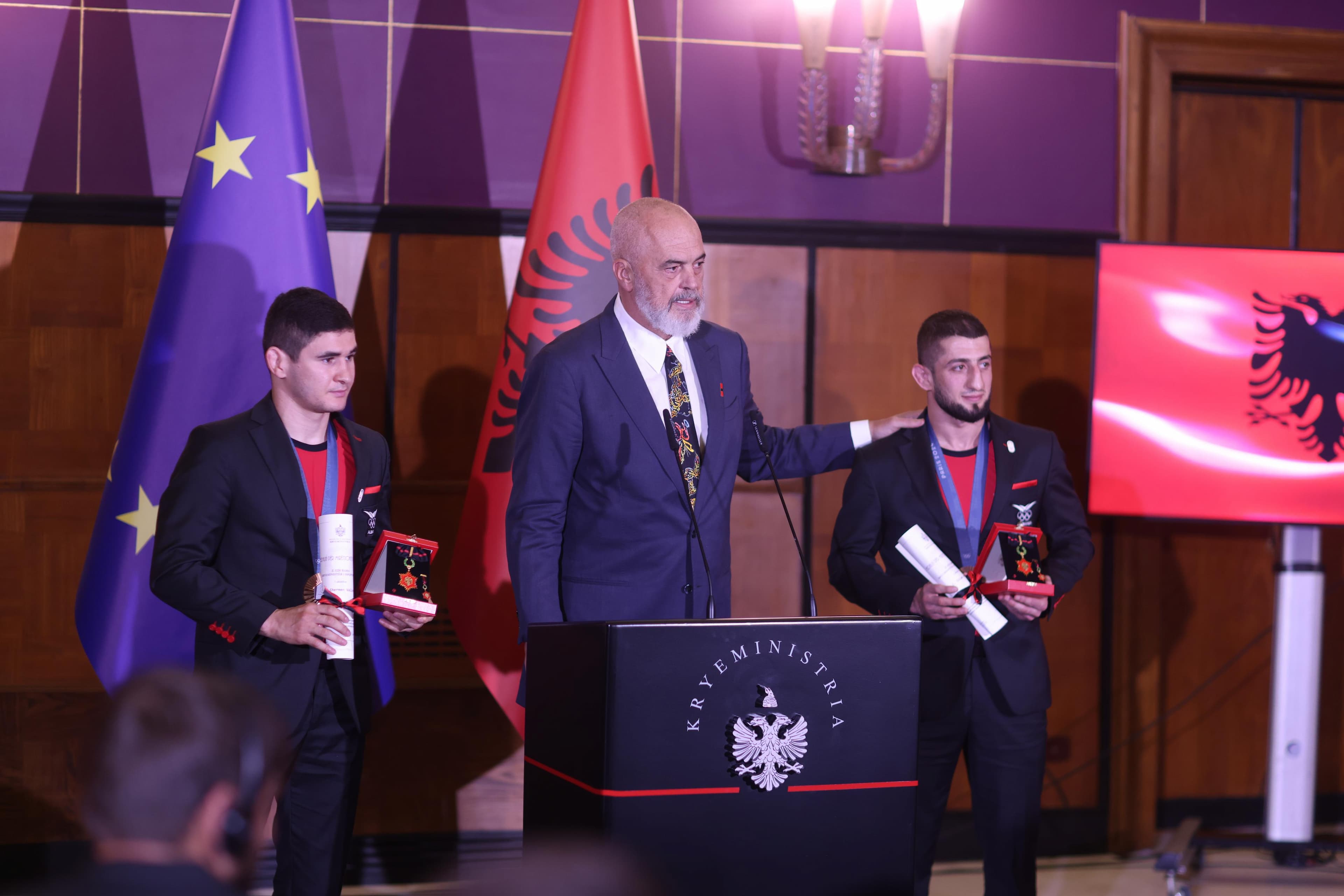 Ceremoni mirënjohje për mundësit Valiev dhe Duadaev/ Rama: Dy medaljet, dallëndyshe të para që do pasohen nga të tjera