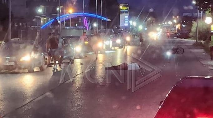  Makina përplas biçikletën në Elbasan, plagoset një person
