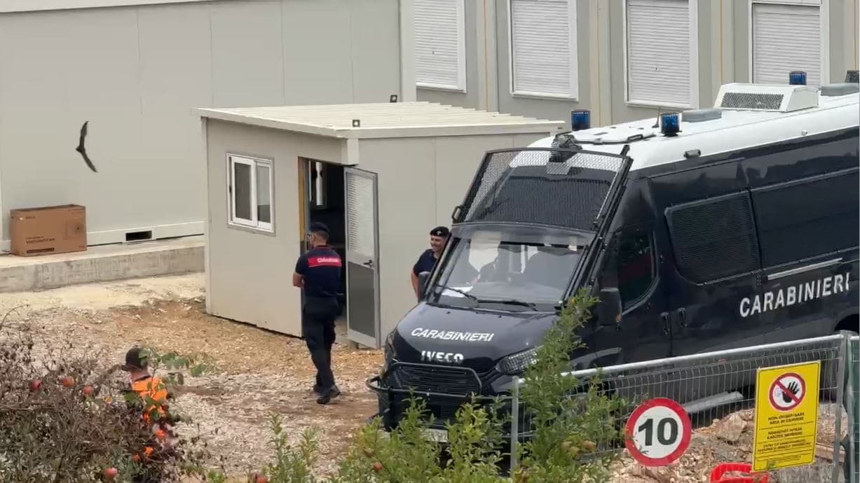 Kampi i refugjatëve në Gjadar/ Zona merret nën administrim nga karabinierët italianë